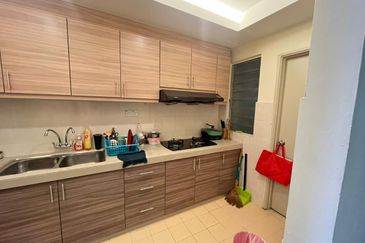 Residensi Bistaria, Ukay Bistari