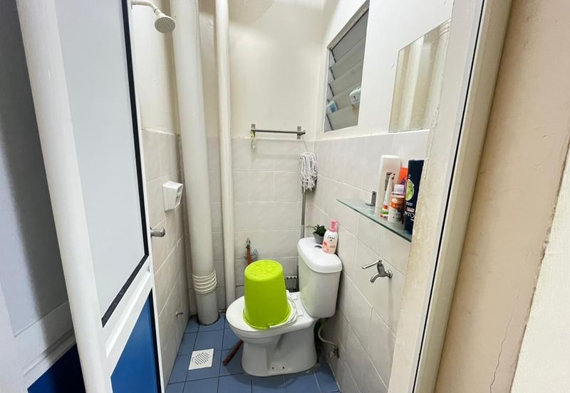 Residensi Bistaria, Ukay Bistari