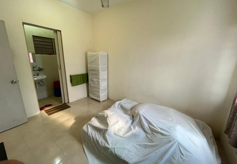 Residensi Bistaria, Ukay Bistari