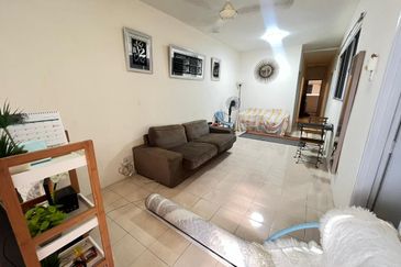 Residensi Bistaria, Ukay Bistari