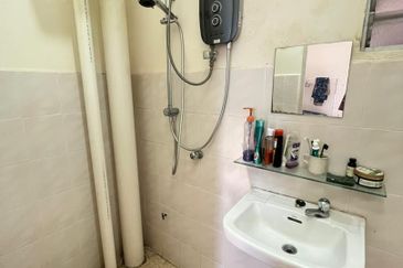 Residensi Bistaria, Ukay Bistari