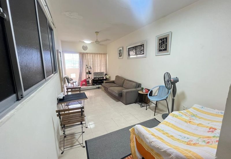 Residensi Bistaria, Ukay Bistari