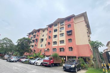 Flat PKNS, Seksyen 7