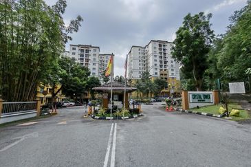 Pangsapuri Kristal (Crystal Tower), Taman Bukit Indah