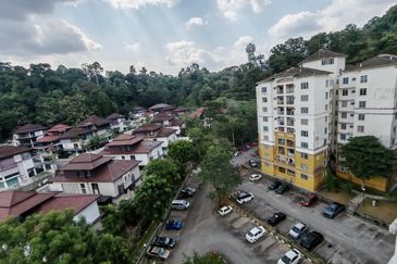 Pangsapuri Kristal (Crystal Tower), Taman Bukit Indah