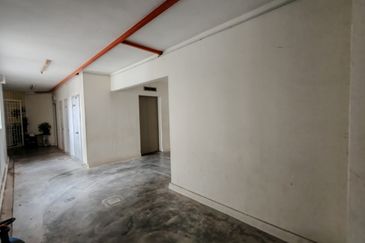 Pangsapuri Kristal (Crystal Tower), Taman Bukit Indah