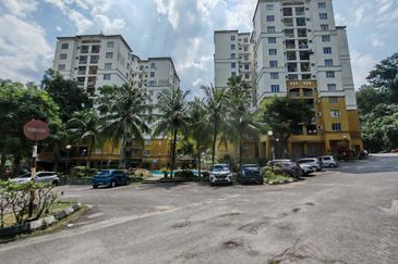 Pangsapuri Kristal (Crystal Tower), Taman Bukit Indah