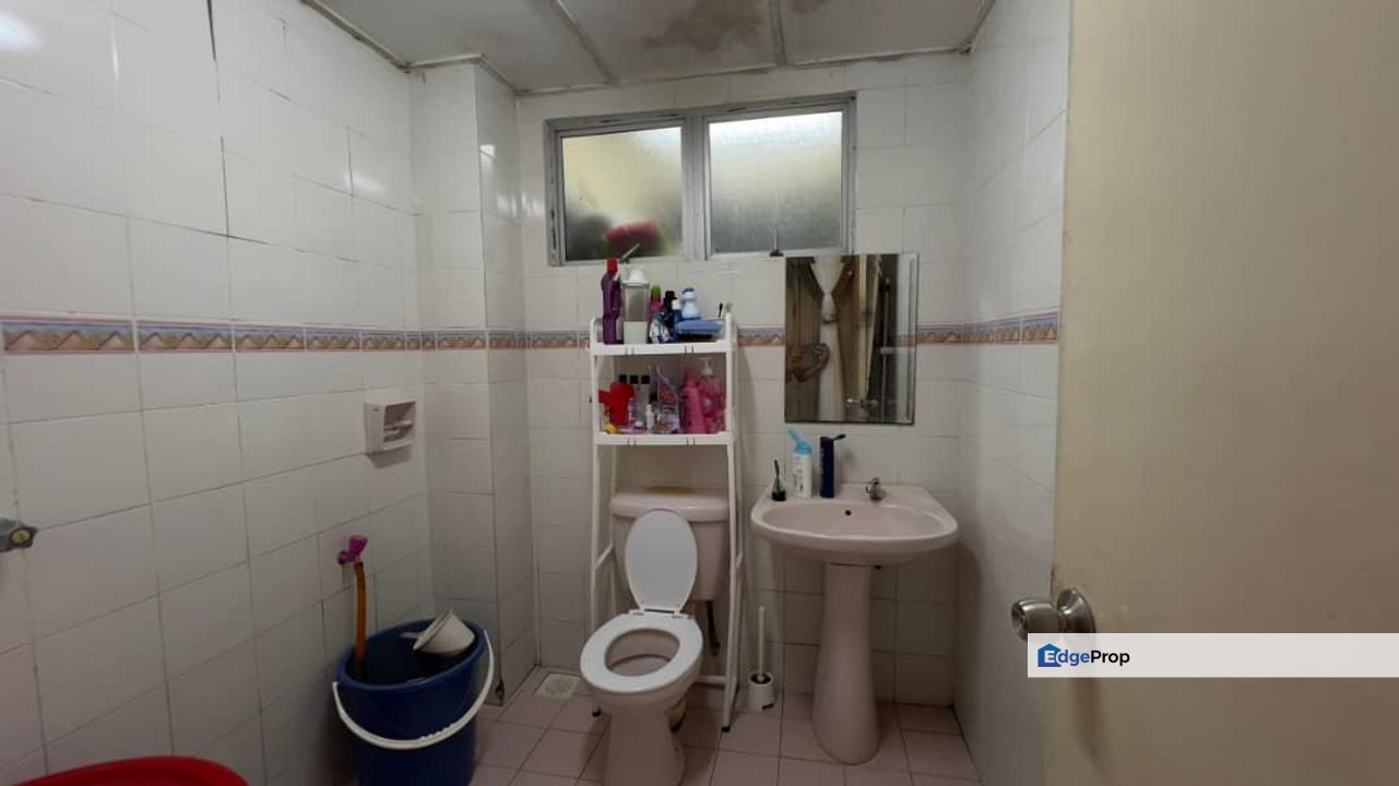 Pangsapuri Lili, Taman Bukit Subang, Shah Alam, Selangor, Shah Alam