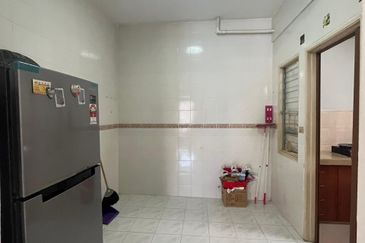 Pangsapuri Lili, Taman Bukit Subang, Seksyen U16