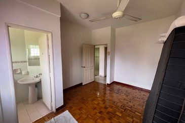 Pangsapuri Lili, Taman Bukit Subang, Seksyen U16