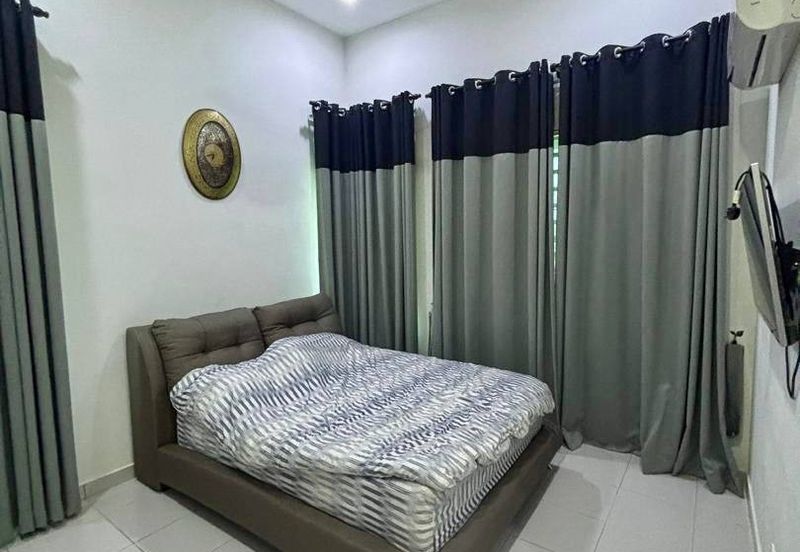 Persiaran Puncak Alam 1 