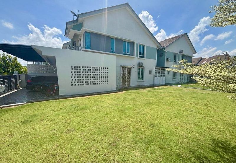 Persiaran Puncak Alam 1 