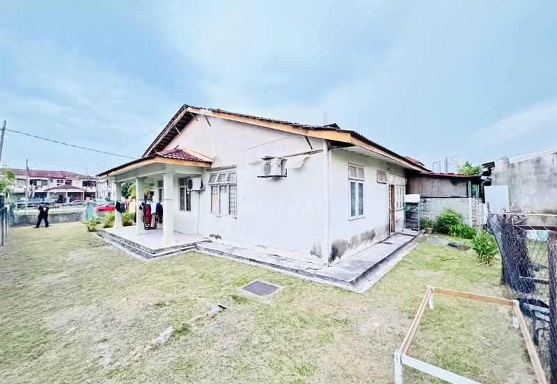 Taman Seroja, Bandar Baru Salak Tinggi