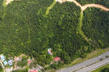 FREEHOLD INT’L LOT 3 Ekar di KG LADANG, TANJUNG KUPANG [MURAH]