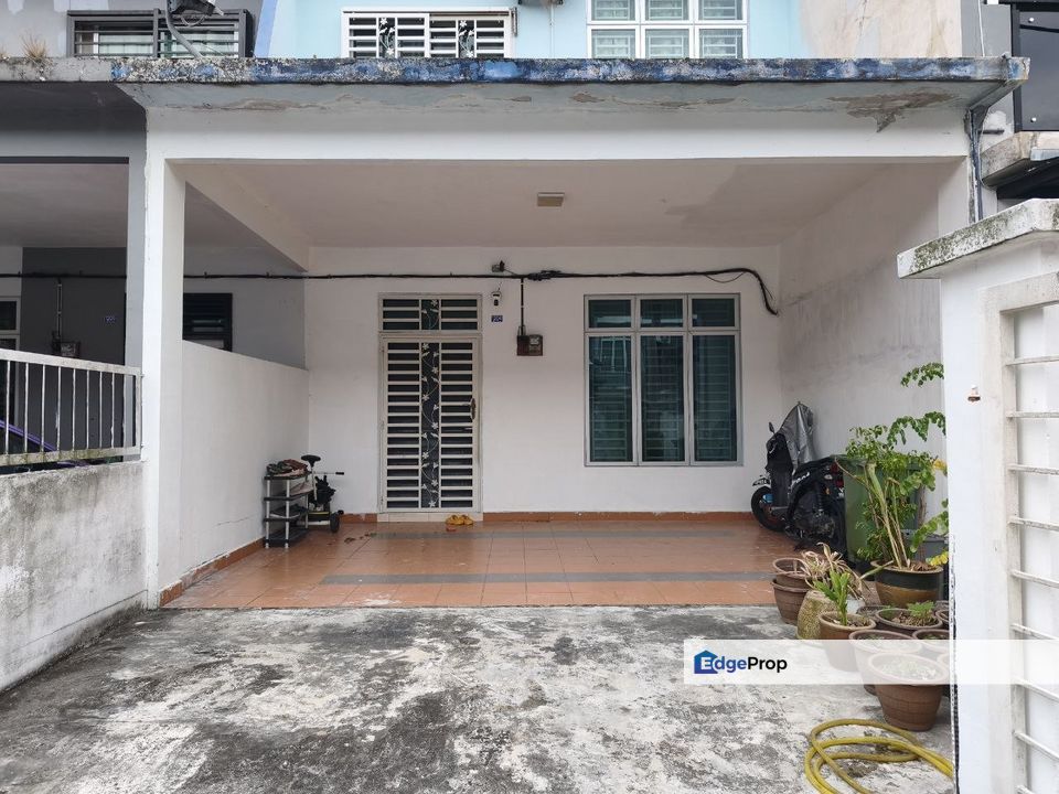 VERY NICE 2.5 Storey Terrace House TAMAN SCIENTEX SENAI, Johor, Senai