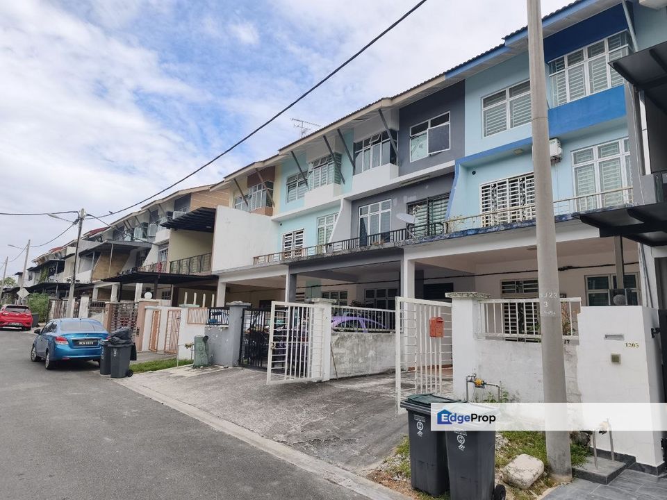 VERY NICE 2.5 Storey Terrace House TAMAN SCIENTEX SENAI, Johor, Senai