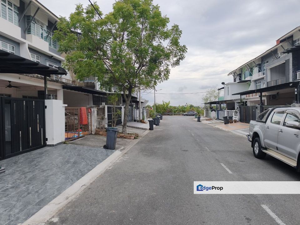 VERY NICE 2.5 Storey Terrace House TAMAN SCIENTEX SENAI, Johor, Senai