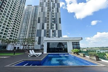 D'Summit Residences @ Kempas Utama