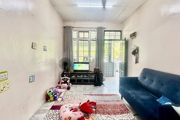 Persiaran Puncak Alam 1 