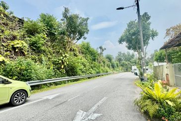 Persiaran Puncak Alam 1 