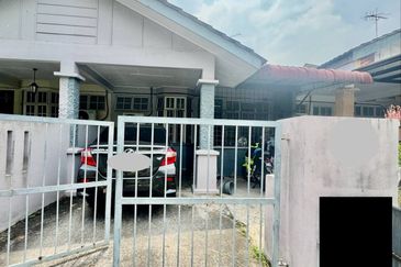 Persiaran Puncak Alam 1 