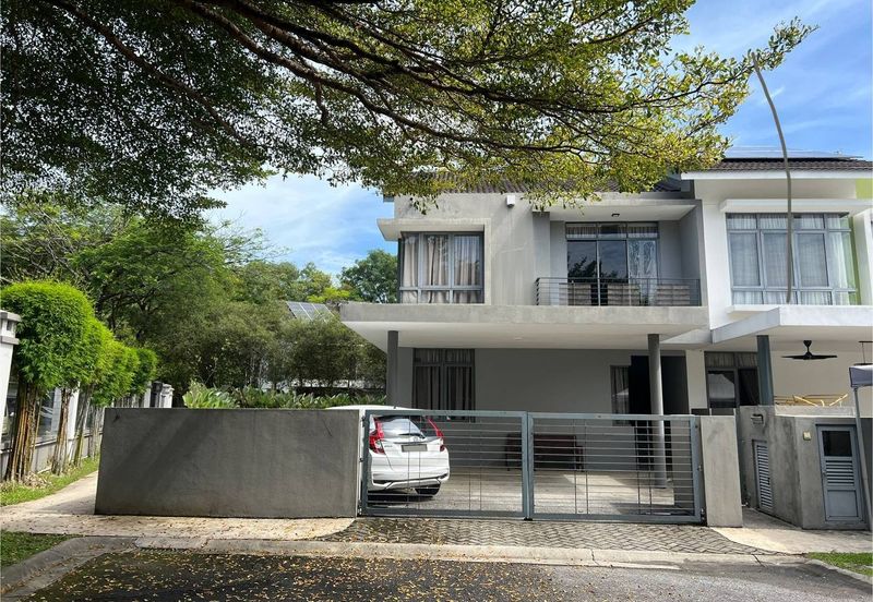 Summerglades, Perdana Lakeview West