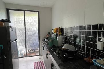 Summerglades, Perdana Lakeview West