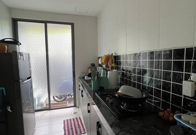 Summerglades, Perdana Lakeview West