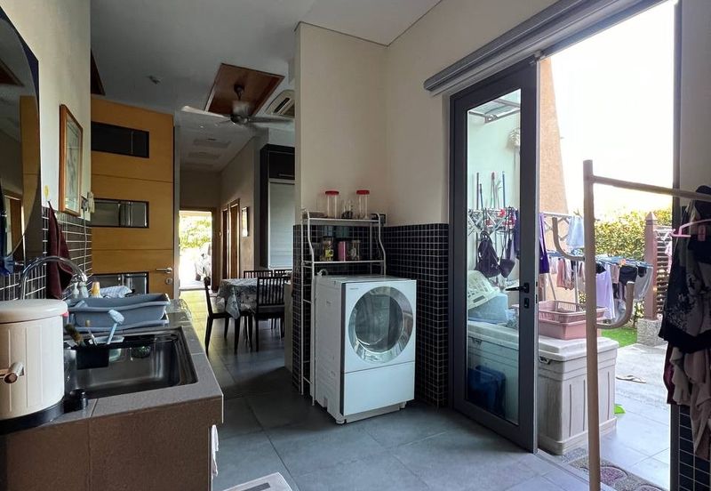 Perdana Lakeview East