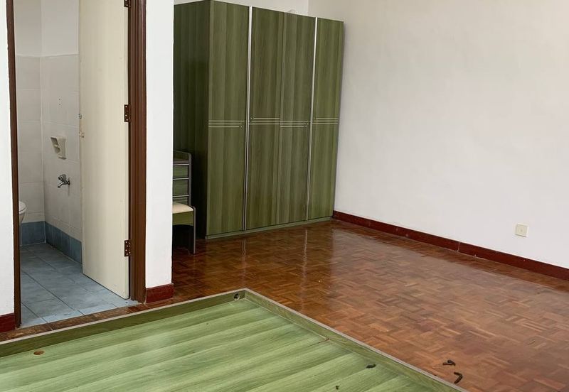 Berbaloi!! 1.5 Storey Semi-D Bandar Puncak Alam 