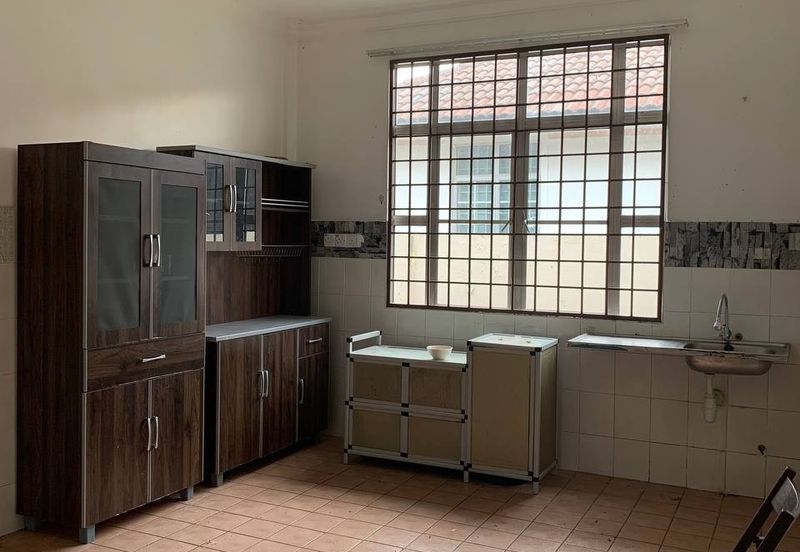 Berbaloi!! 1.5 Storey Semi-D Bandar Puncak Alam 