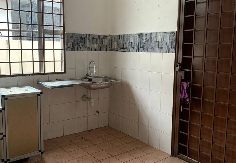 Berbaloi!! 1.5 Storey Semi-D Bandar Puncak Alam 