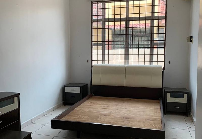 Berbaloi!! 1.5 Storey Semi-D Bandar Puncak Alam 