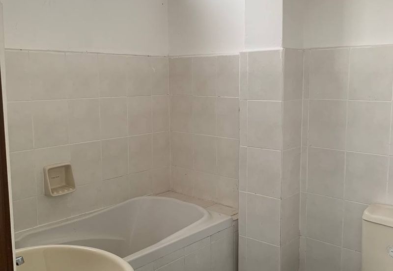 Berbaloi!! 1.5 Storey Semi-D Bandar Puncak Alam 