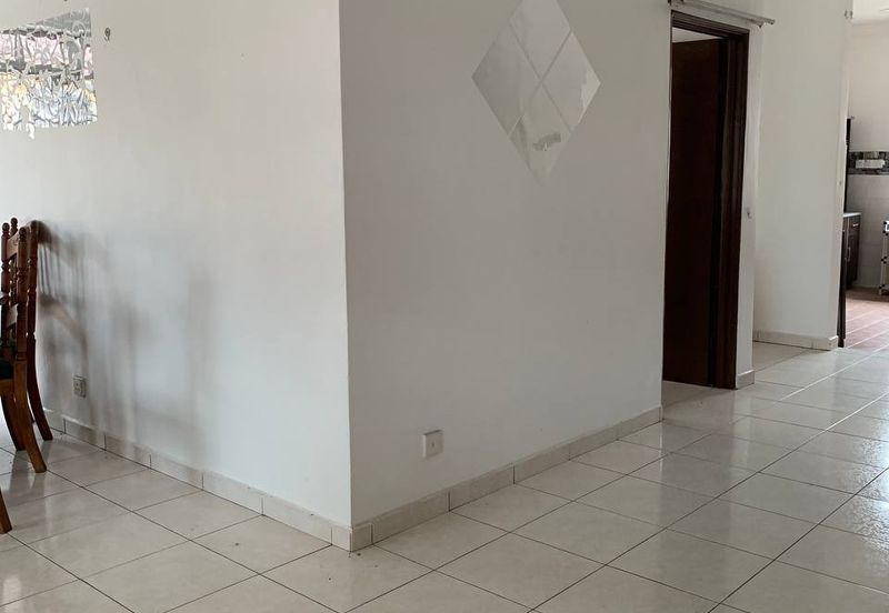 Berbaloi!! 1.5 Storey Semi-D Bandar Puncak Alam 