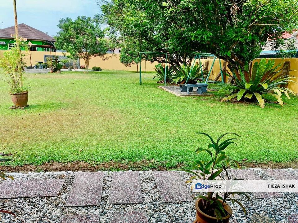 Bungalow with POOL Kg Kubu Gajah Sg Buloh, Selangor, Sungai Buloh