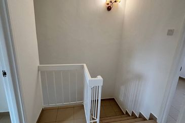 Persiaran Puncak Alam 1 