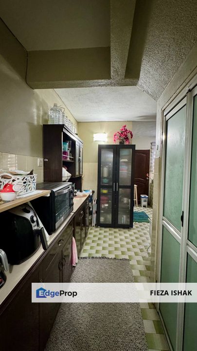 Renovated 2 Storey Terrace Seksyen 18 Shah Alam, Selangor, Shah Alam