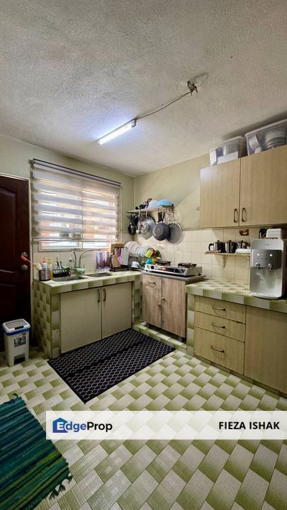 Renovated 2 Storey Terrace Seksyen 18 Shah Alam, Selangor, Shah Alam