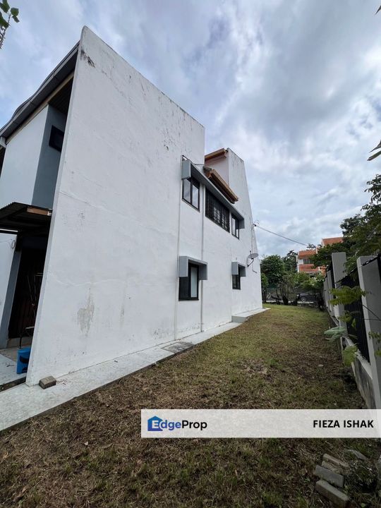 For Sale End Lot Kemensah Heights 2 Storey Terrace, Selangor, Ampang