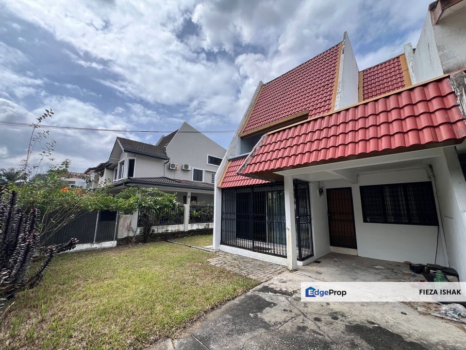 For Sale End Lot Kemensah Heights 2 Storey Terrace, Selangor, Ampang