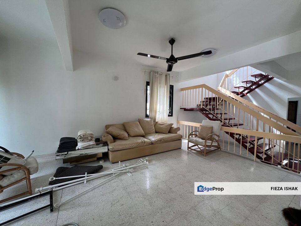 For Sale End Lot Kemensah Heights 2 Storey Terrace, Selangor, Ampang