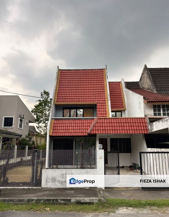 For Sale End Lot Kemensah Heights 2 Storey Terrace, Selangor, Ampang