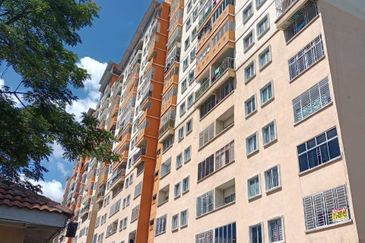 Residensi Bistaria, Ukay Bistari