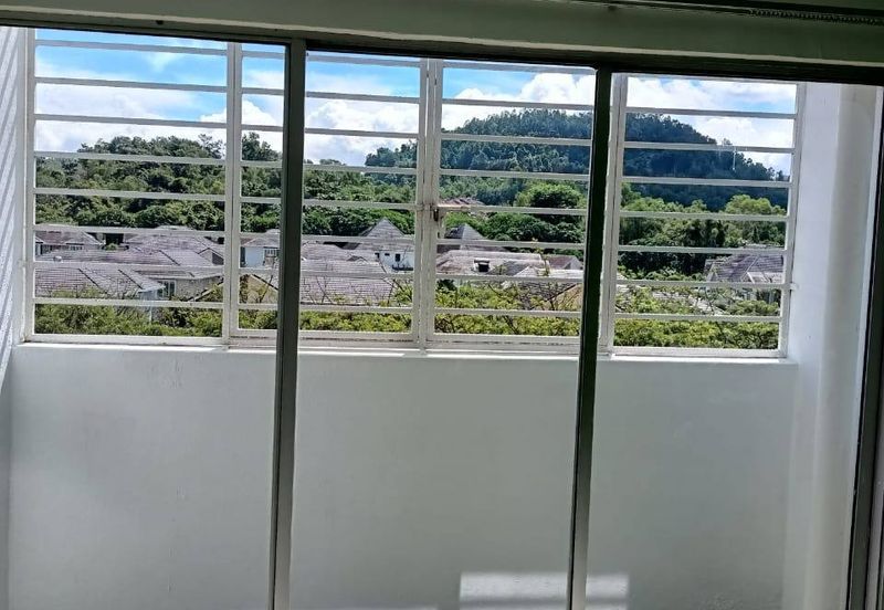 Residensi Bistaria, Ukay Bistari