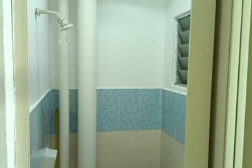 Residensi Bistaria, Ukay Bistari