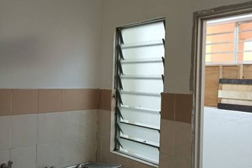 Residensi Bistaria, Ukay Bistari