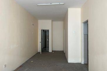 SHOP APARTMENT Taman Saujana Puchong, Selangor For Sale