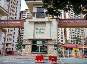 Palm Spring condo, great facilities, strong rental, superb location for ...