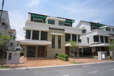 Subang Jaya USJ 17, elegant semi-d bungalow in a prime and matured neighbourhood